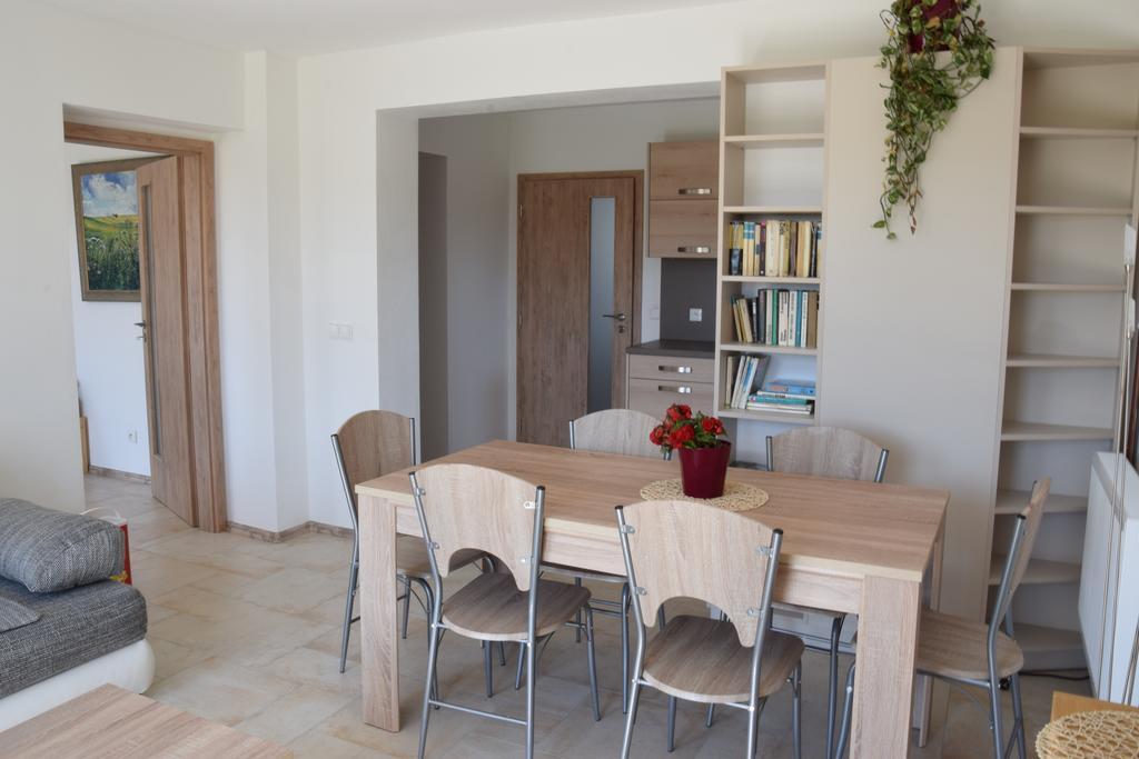 Penzion Na Samotach Apartman Jindřichŭv Hradec Kültér fotó
